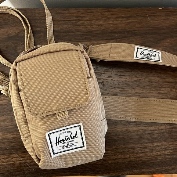 OG Herschel Bag - Picture 2 of 5